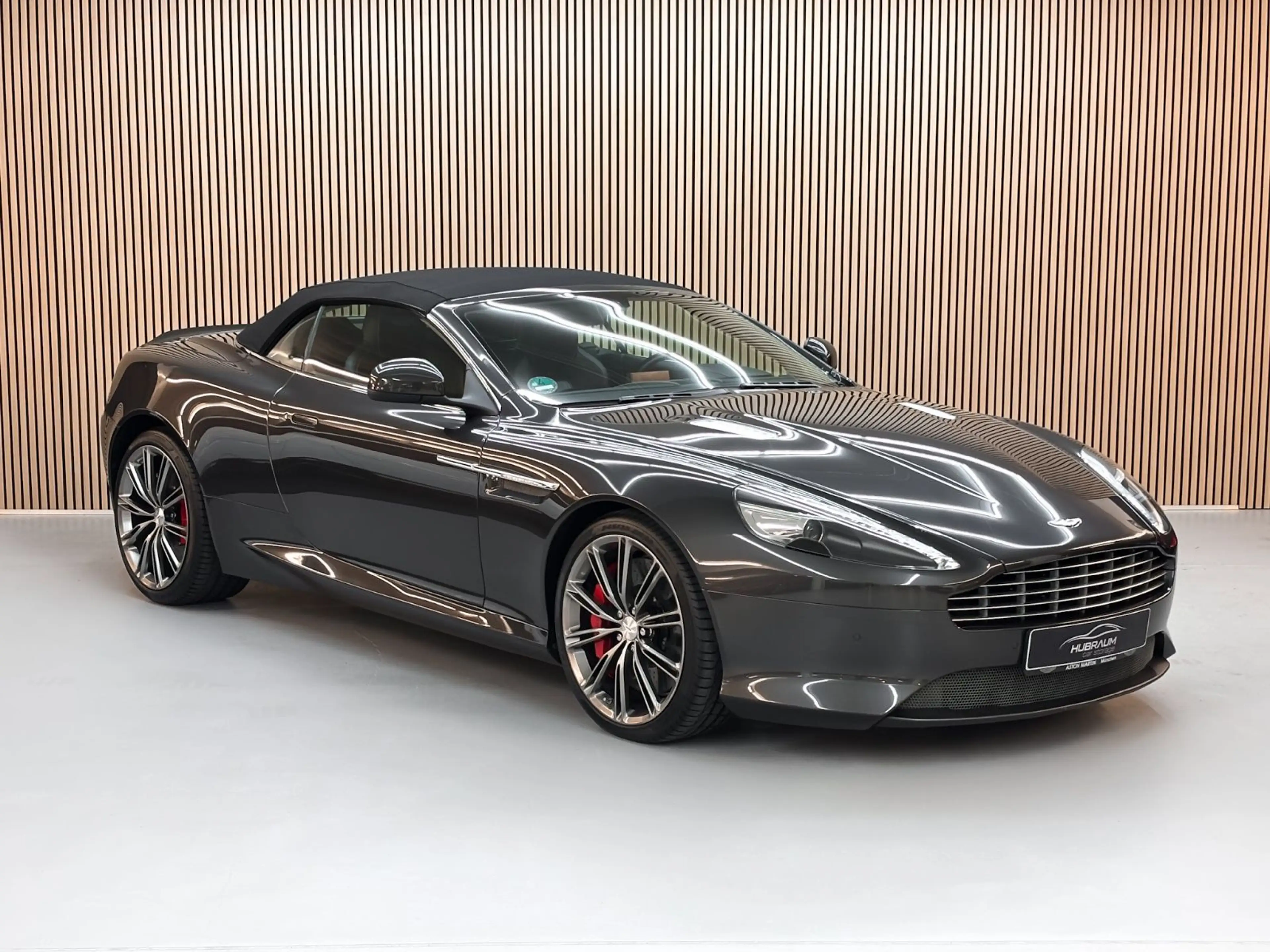 Aston Martin DB9 VOLANTE — photo 3