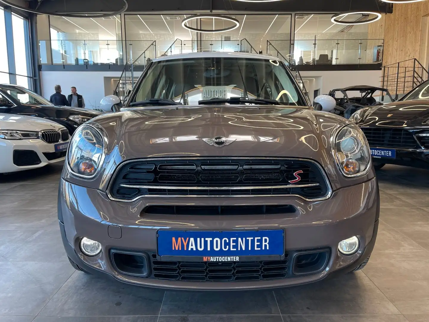 MINI Cooper SD Countryman *PANO*PDC*NAVI*BI-XENON* Marrón - 2