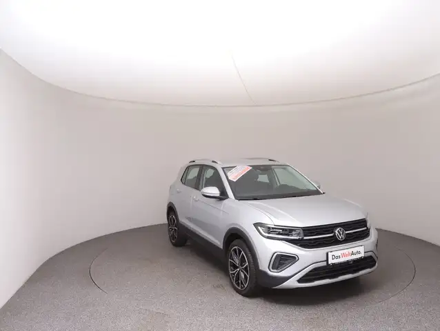 Volkswagen T-Cross view 2