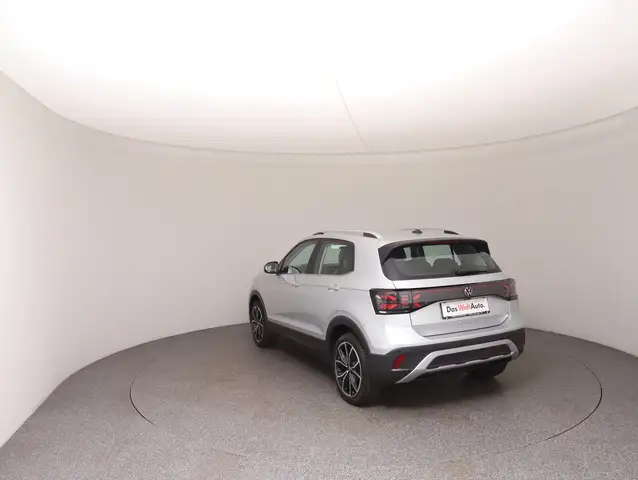 Volkswagen T-Cross view 5