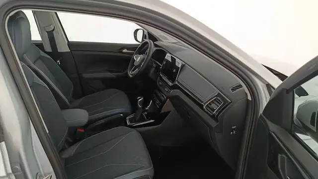 Volkswagen T-Cross view 8