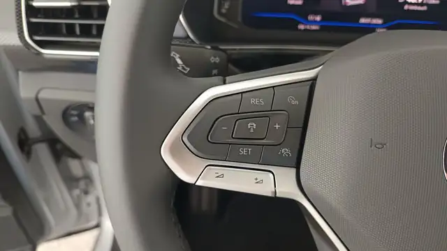 Volkswagen T-Cross view 13
