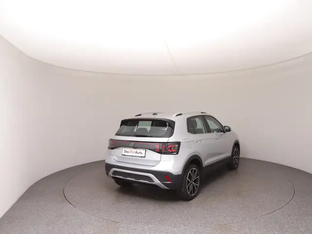 Volkswagen T-Cross view 4
