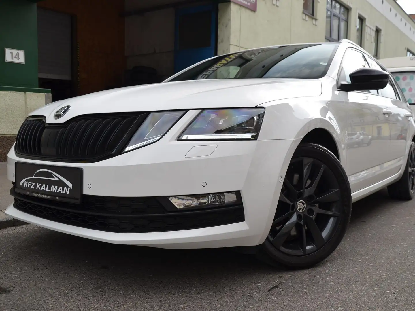 Skoda Octavia Style Limited 4x4 DSG Weiß - 1