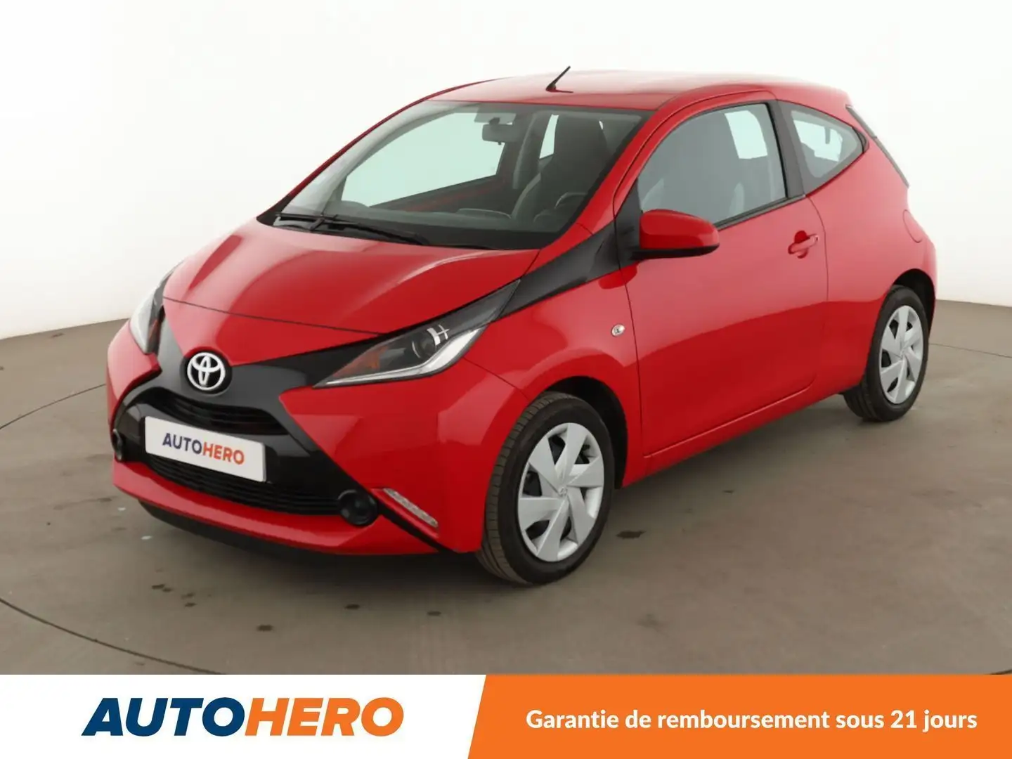 Toyota Aygo 1.0 VVT-i X-Play Rouge - 1