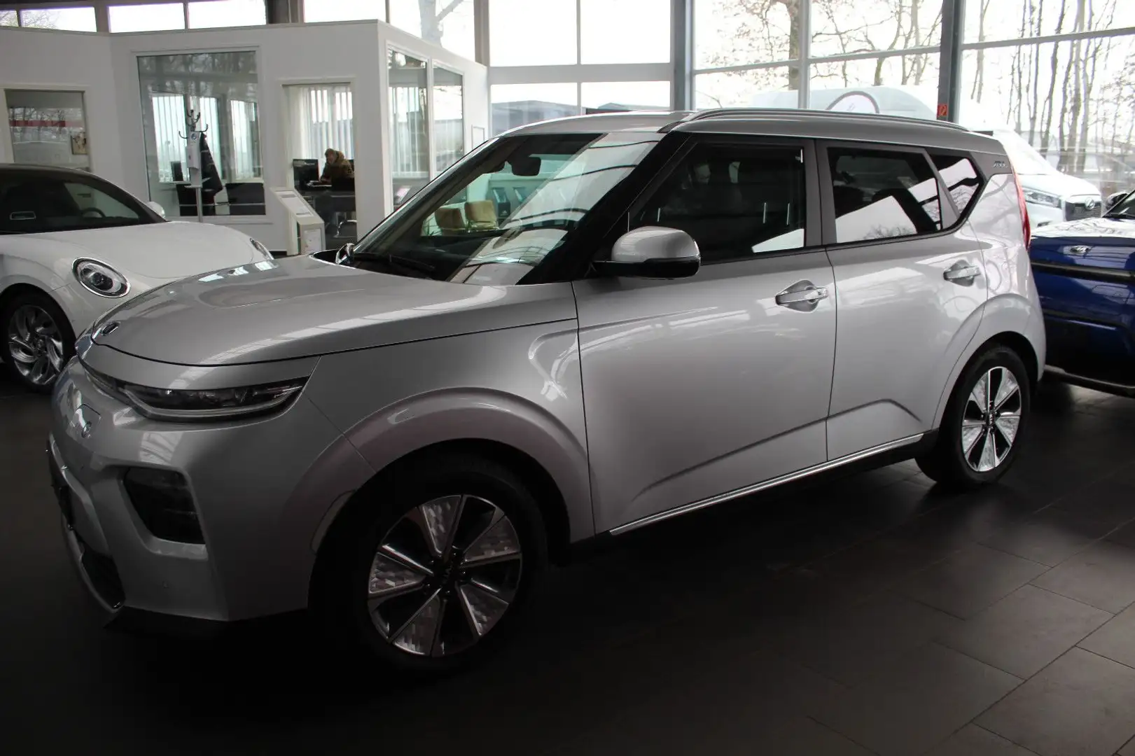 Kia Soul e- Soul 64 kWh Spirit (3Phasen Lader,Leder Pak.) Plateado - 2