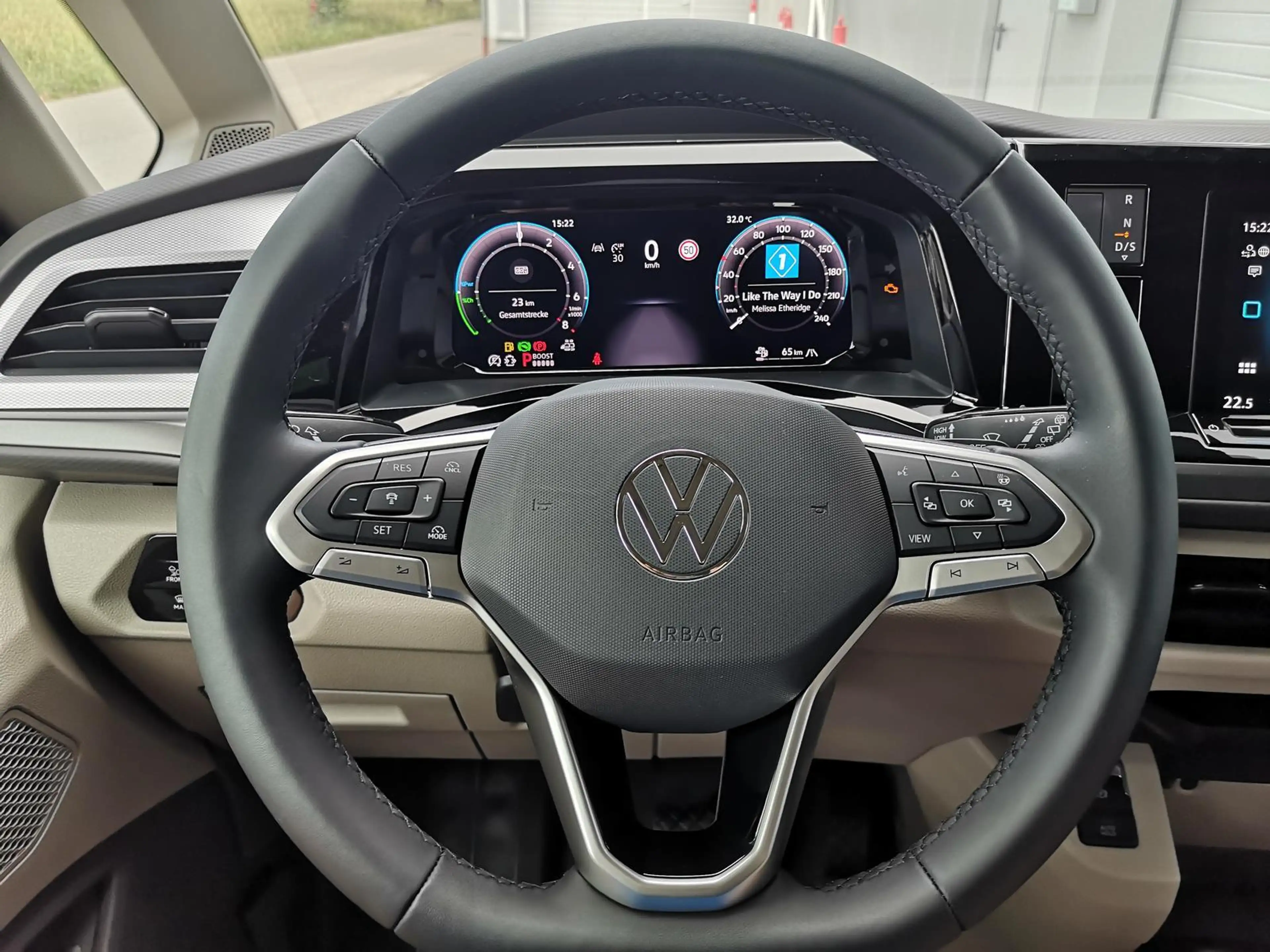 Volkswagen T7 California Beach Tour eHybrid 4MOTION 1.5 TSI Plus 180 kW ... — photo 3