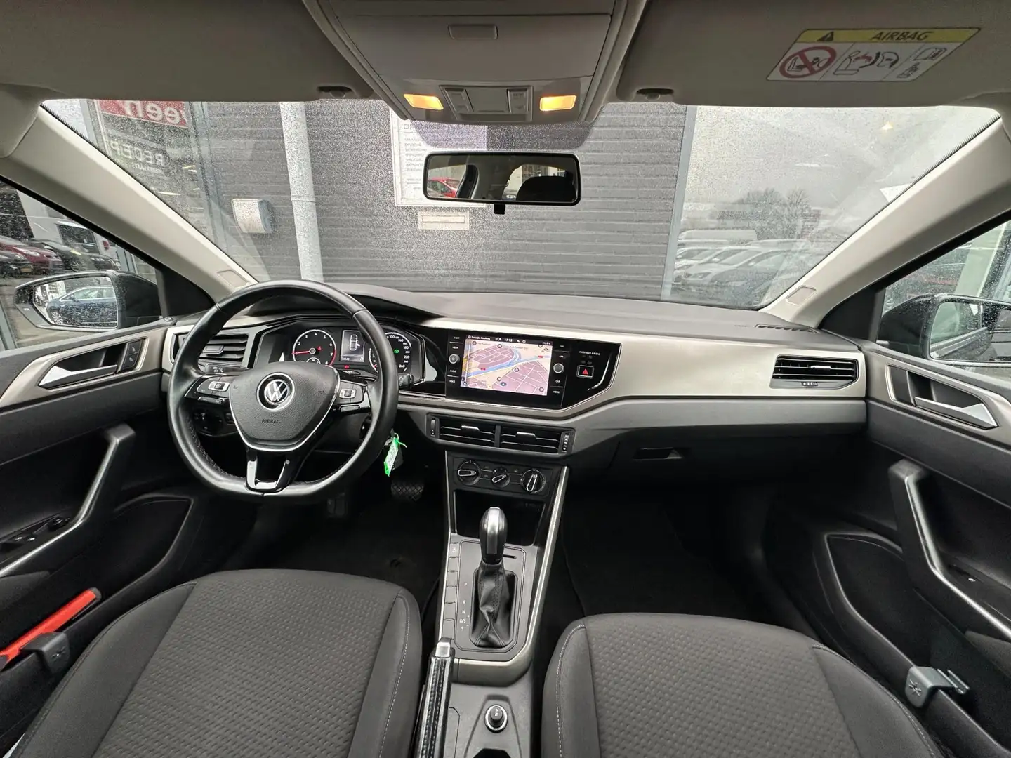 Volkswagen Polo 1.0 TSI R-Line Edition/1STE EIG/CARPLAAY/NAVI/NL-A Schwarz - 2