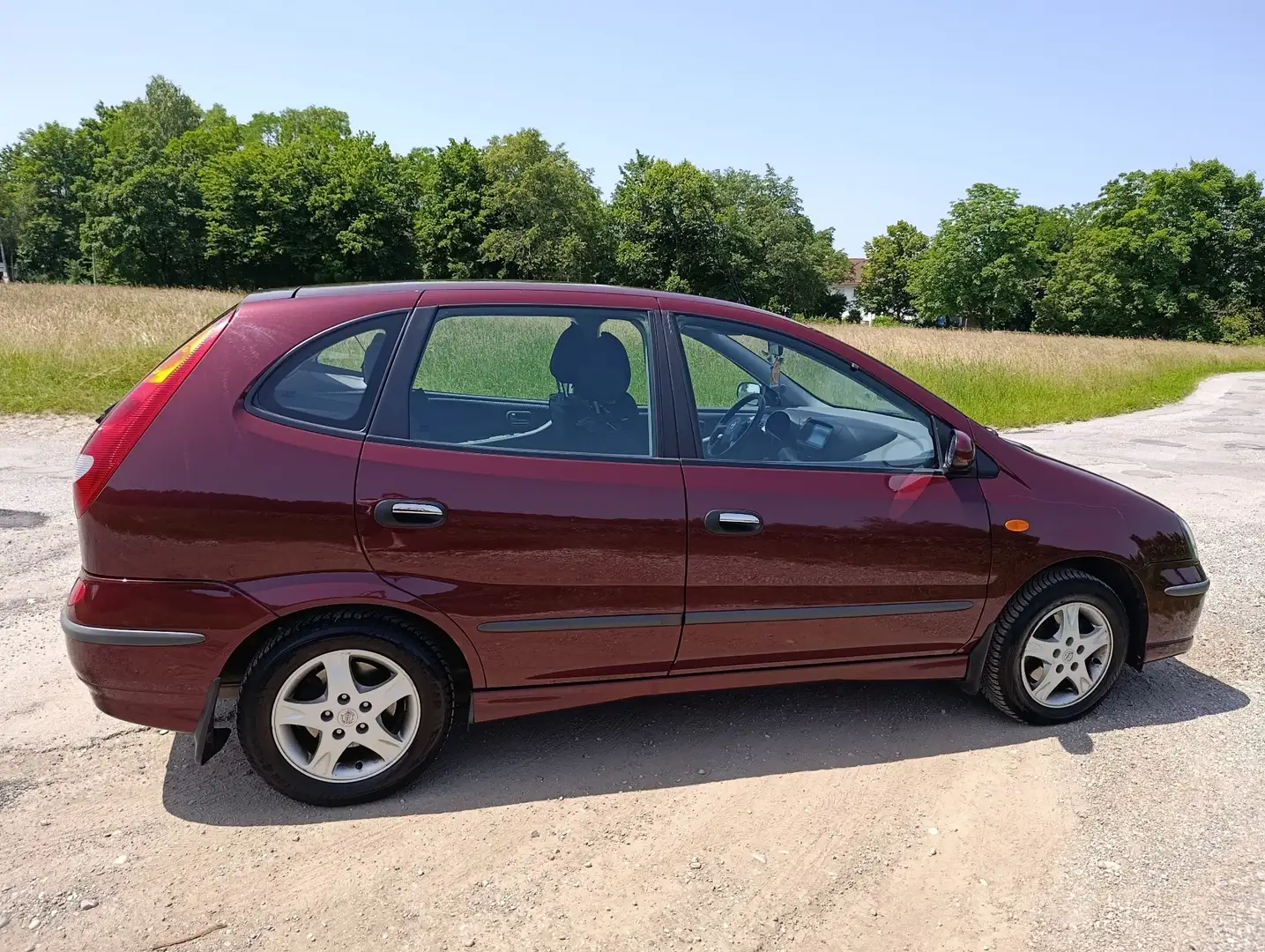 Nissan Almera Tino Aut. acenta - 2
