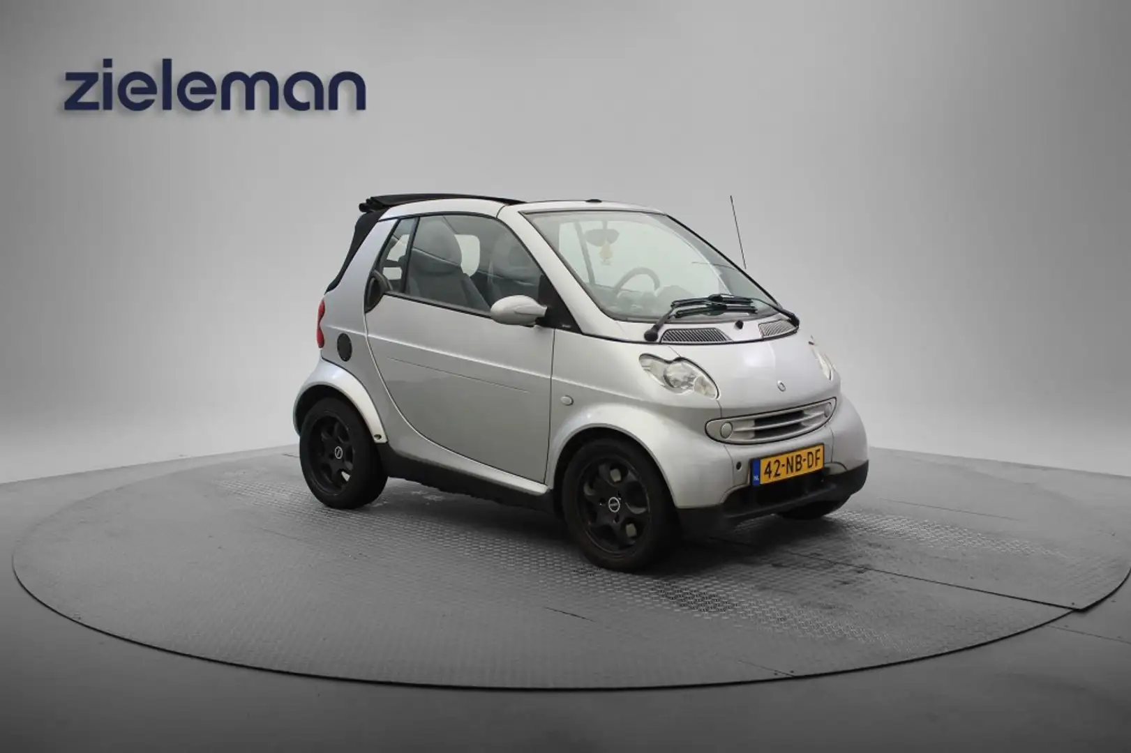 smart forTwo Cabrio Passion Automaat - Airco Copy Grijs - 1