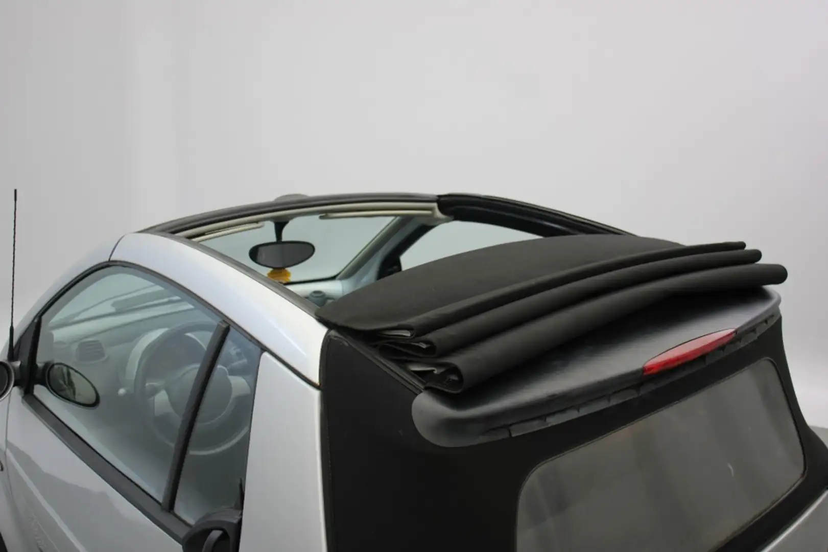 smart forTwo Cabrio Passion Automaat - Airco, NAP, Nieuwe APK Grijs - 2