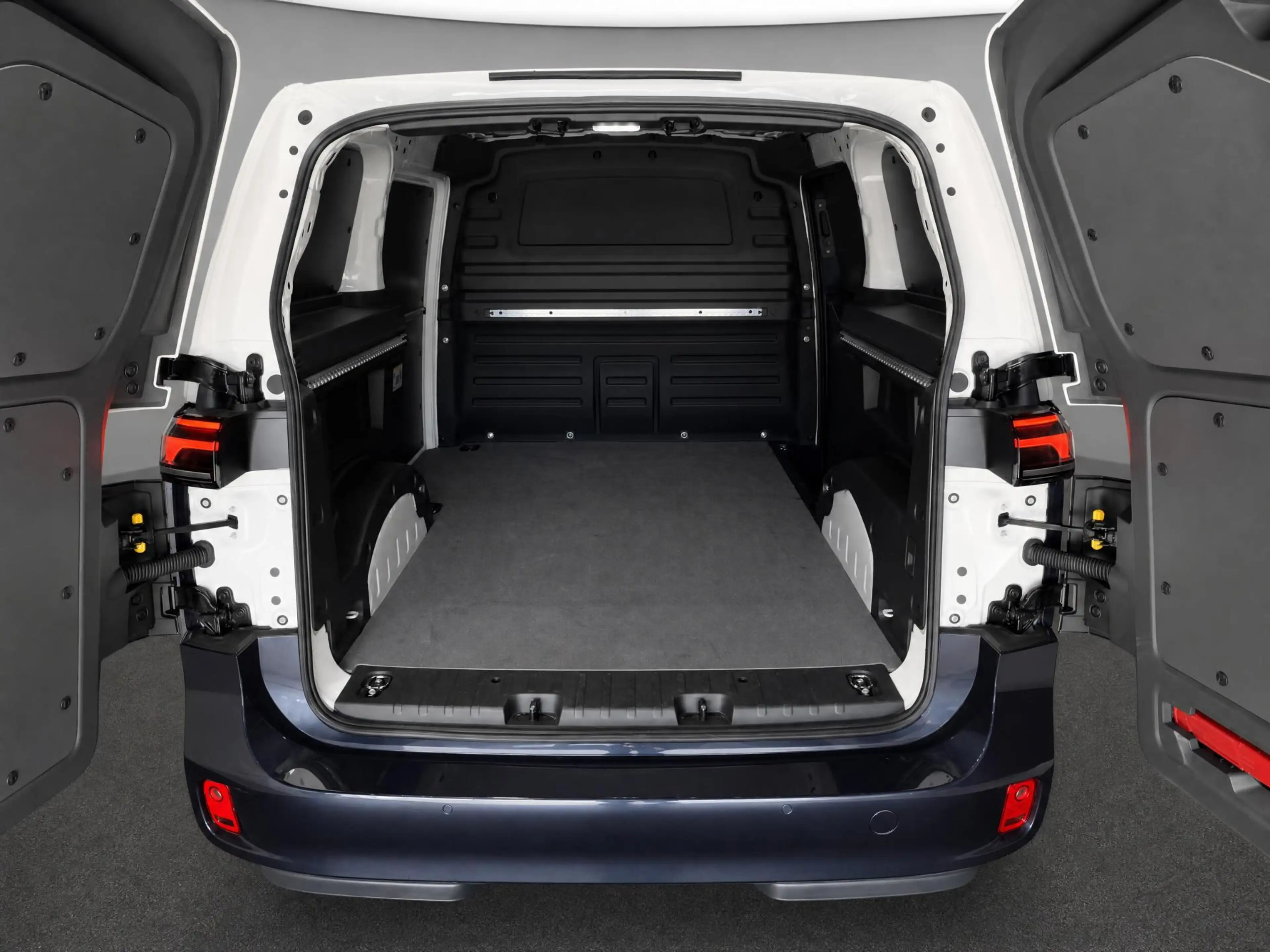 Volkswagen ID. Buzz Cargo Bedrijfswagens Bulli Edition 79kWh 340pk 4Motion 7 — photo 7