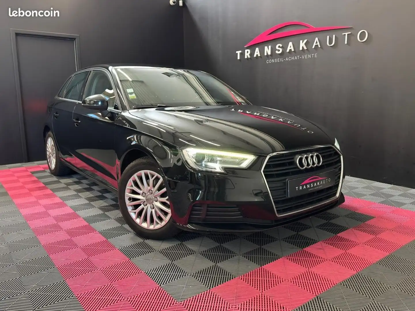Audi A3 1.6 TDI 110ch Design Luxe SECONDE MAIN RÉVISION A  Noir - 1