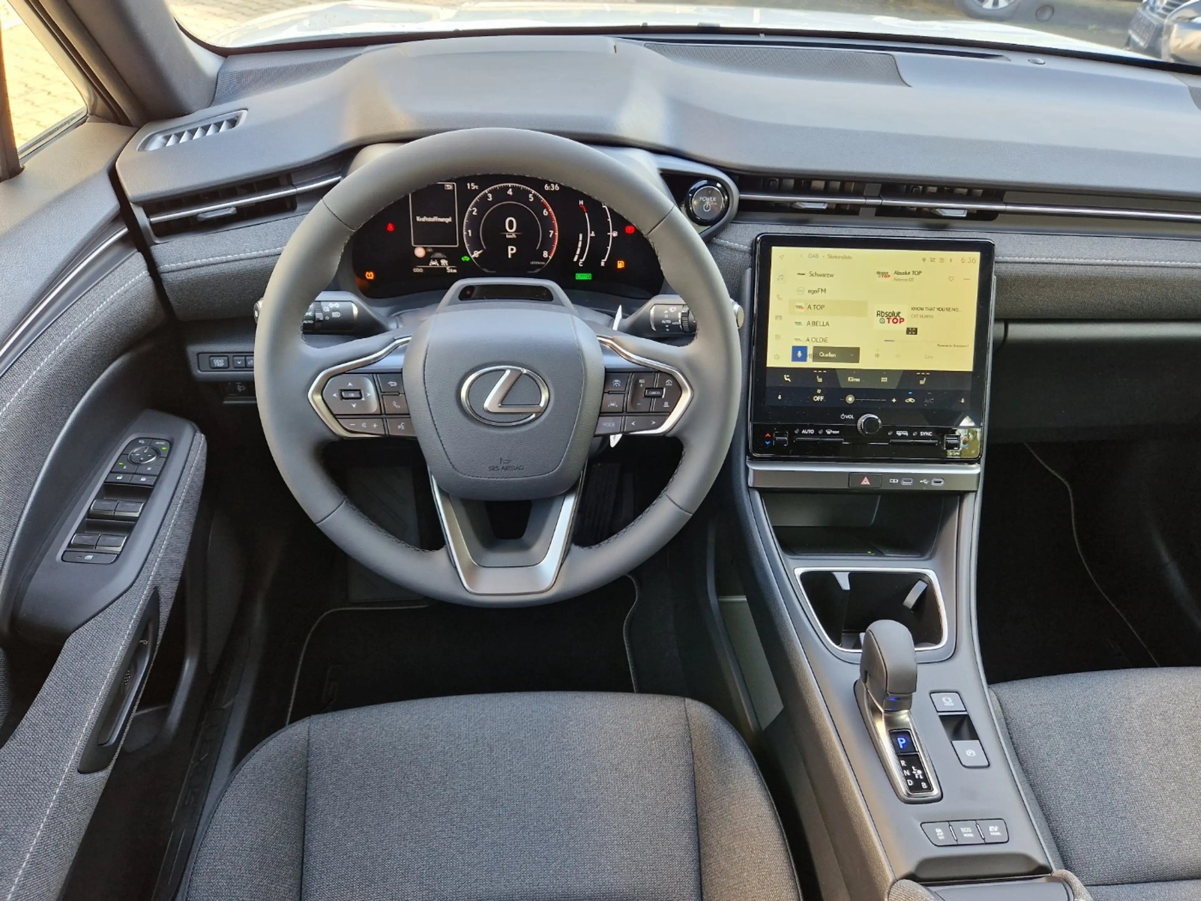 Lexus LBX 1,5 FWD Komfort Paket — photo 10