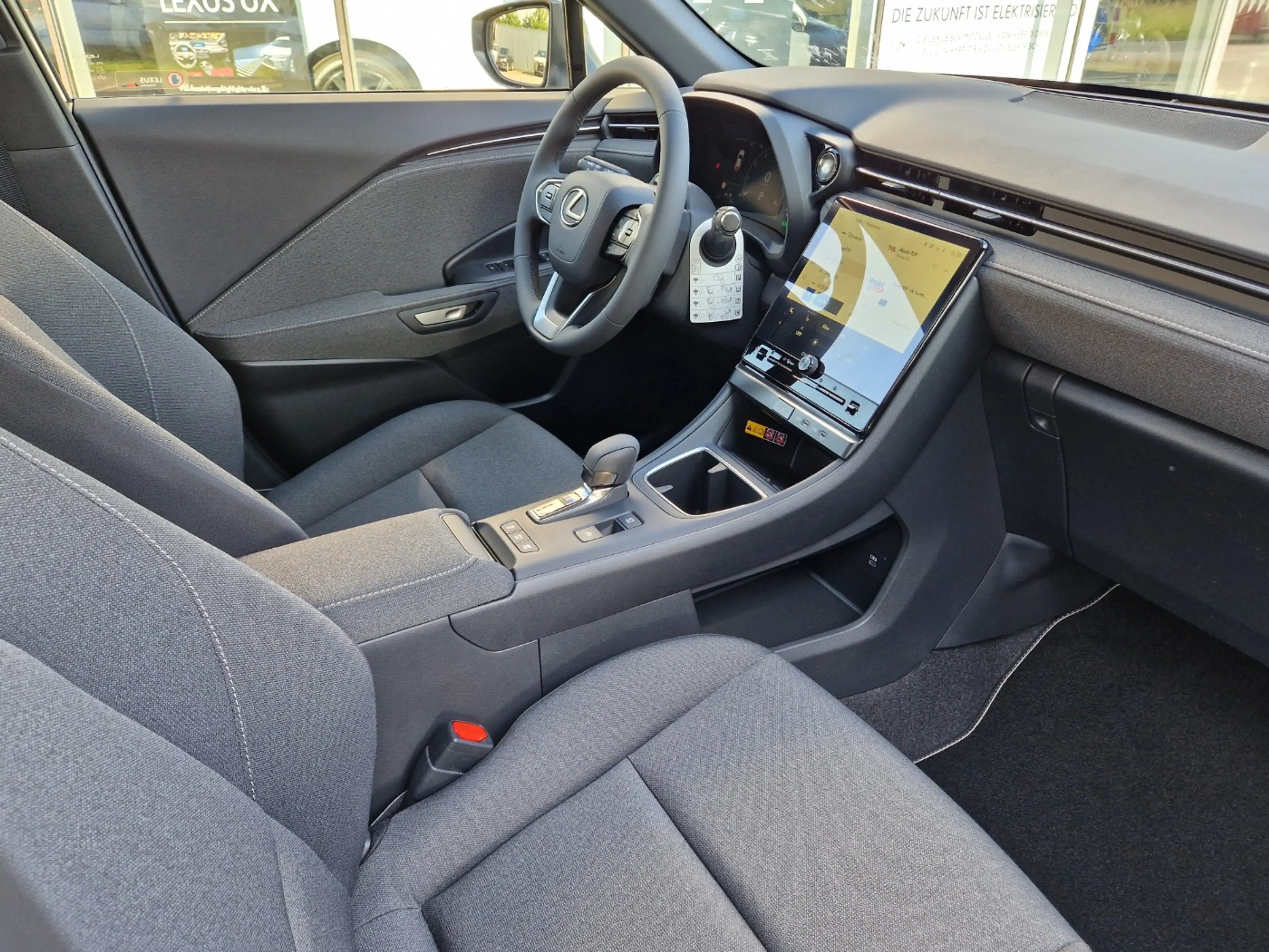 Lexus LBX 1,5 FWD Komfort Paket — photo 12