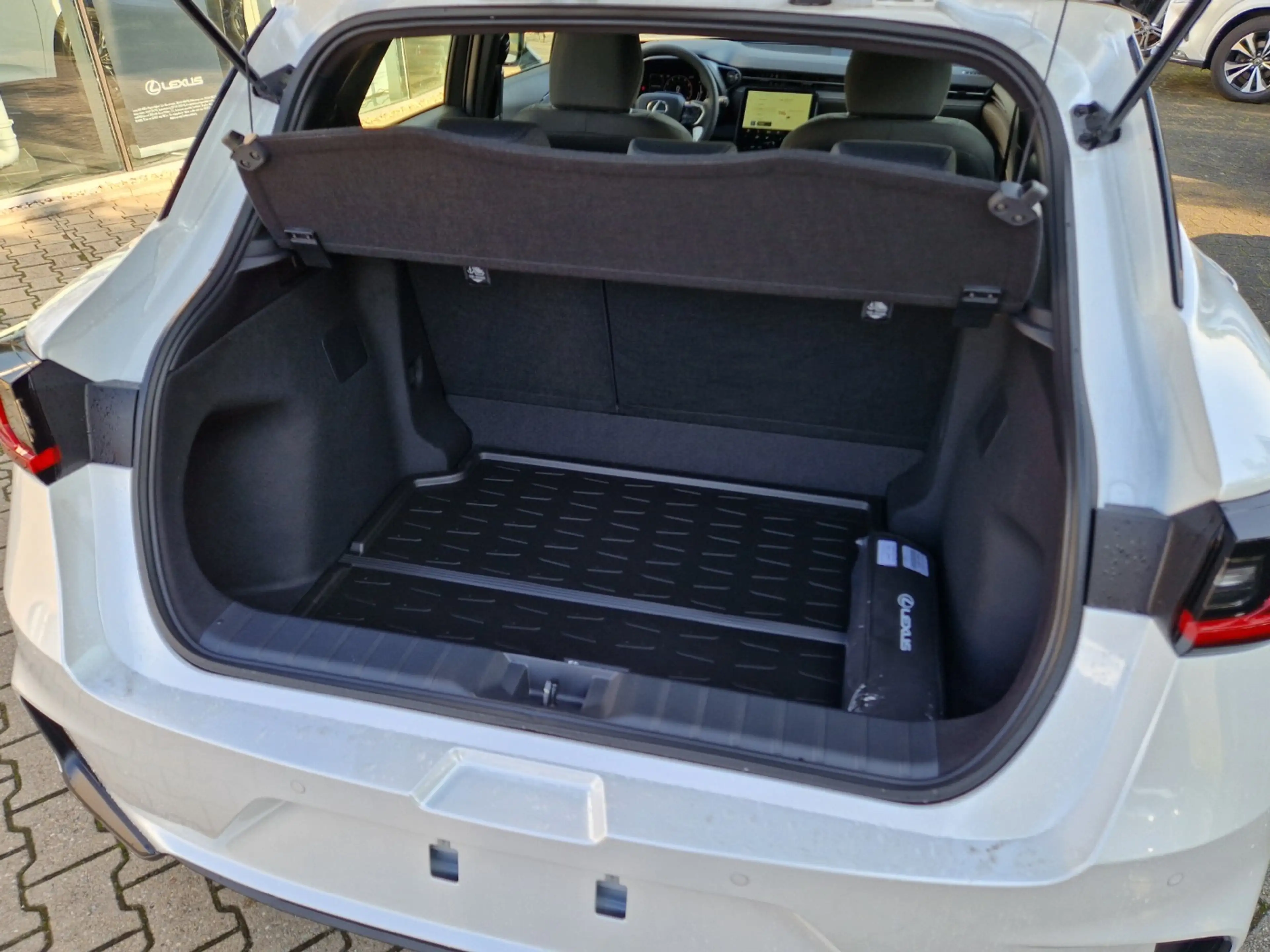 Lexus LBX 1,5 FWD Komfort Paket — photo 14