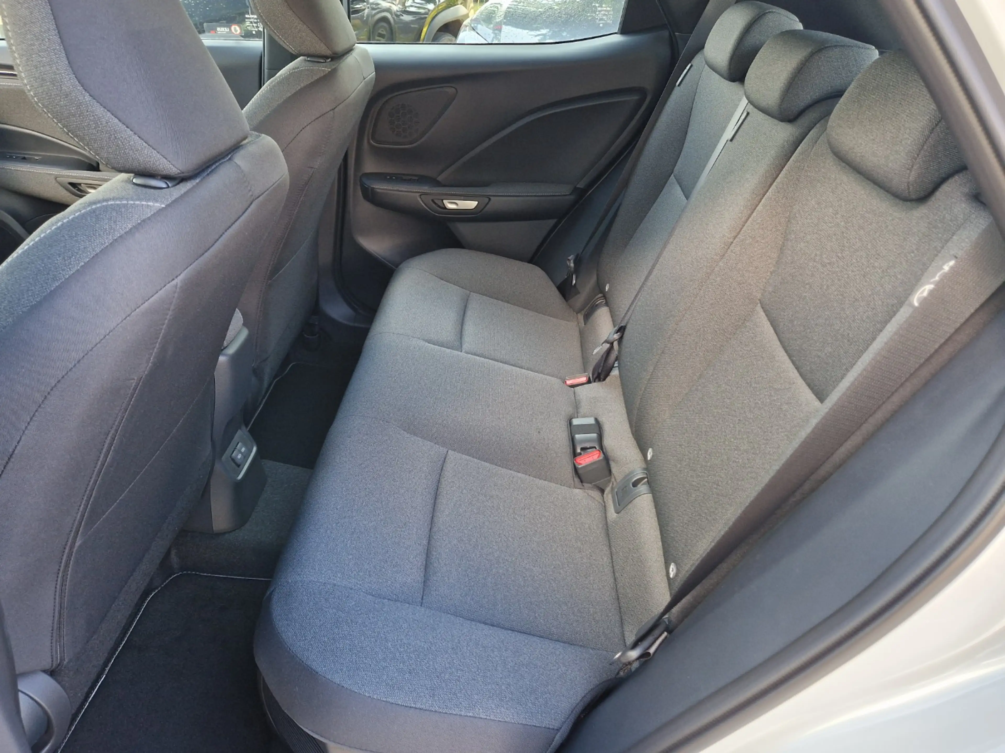 Lexus LBX 1,5 FWD Komfort Paket — photo 11