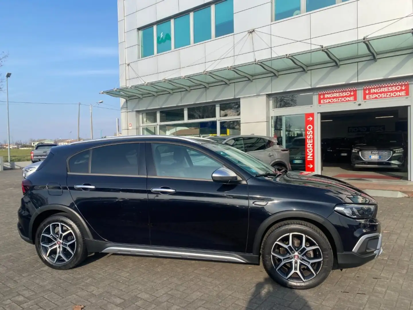 Fiat Tipo 1.0 5 porte Cross Nero - 2