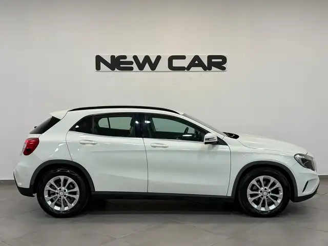 Mercedes-Benz Gla view 6
