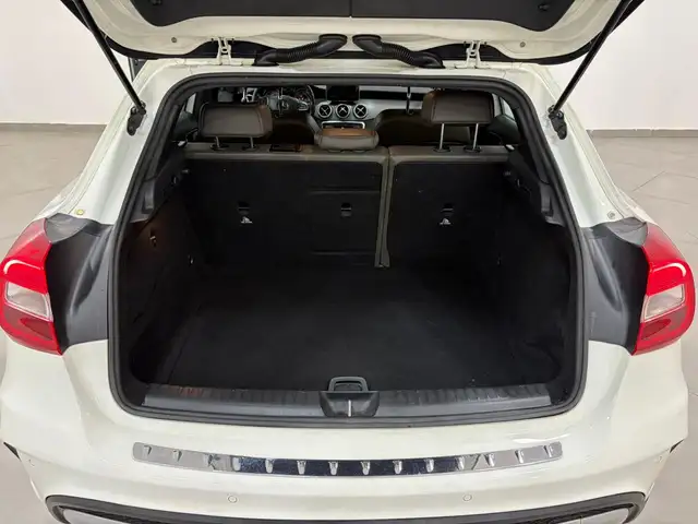 Mercedes-Benz Gla view 10