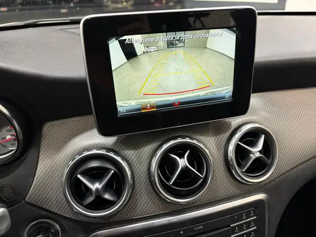 Mercedes-Benz Gla view 16