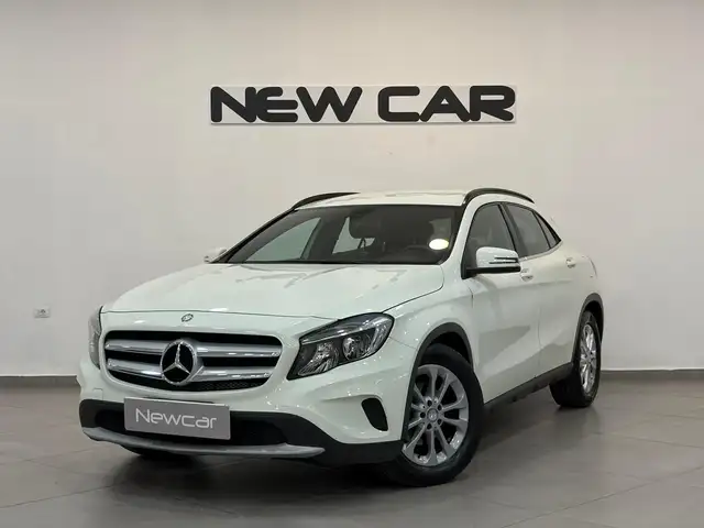 Mercedes-Benz Gla view 4