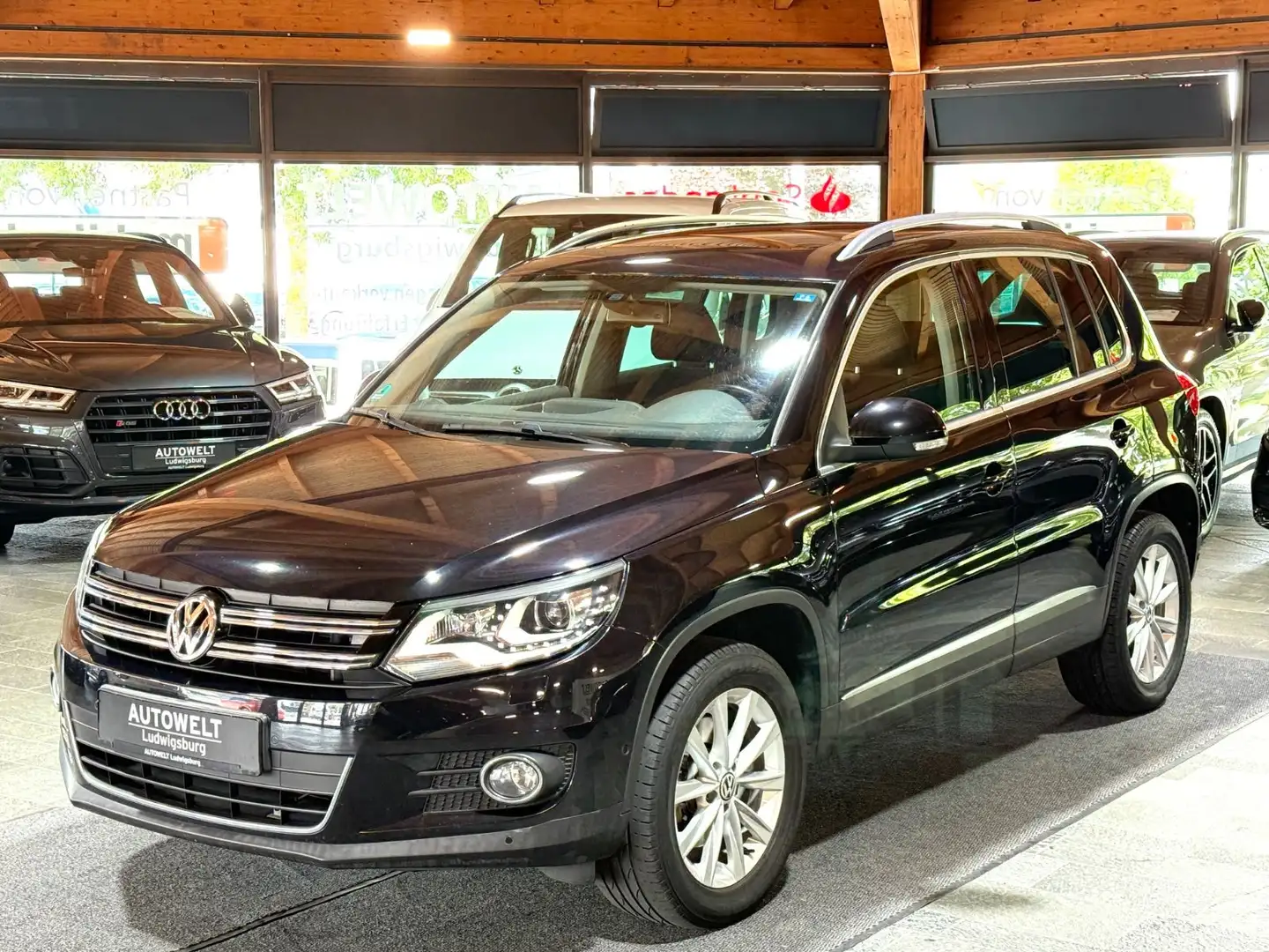Volkswagen Tiguan Sport & Style PANO-XENON-ALCANTARA-AHK Zwart - 1
