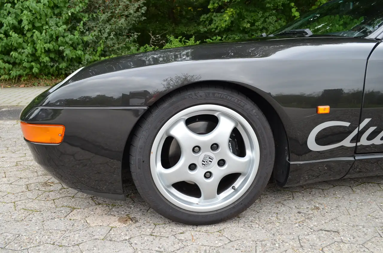 Porsche 968