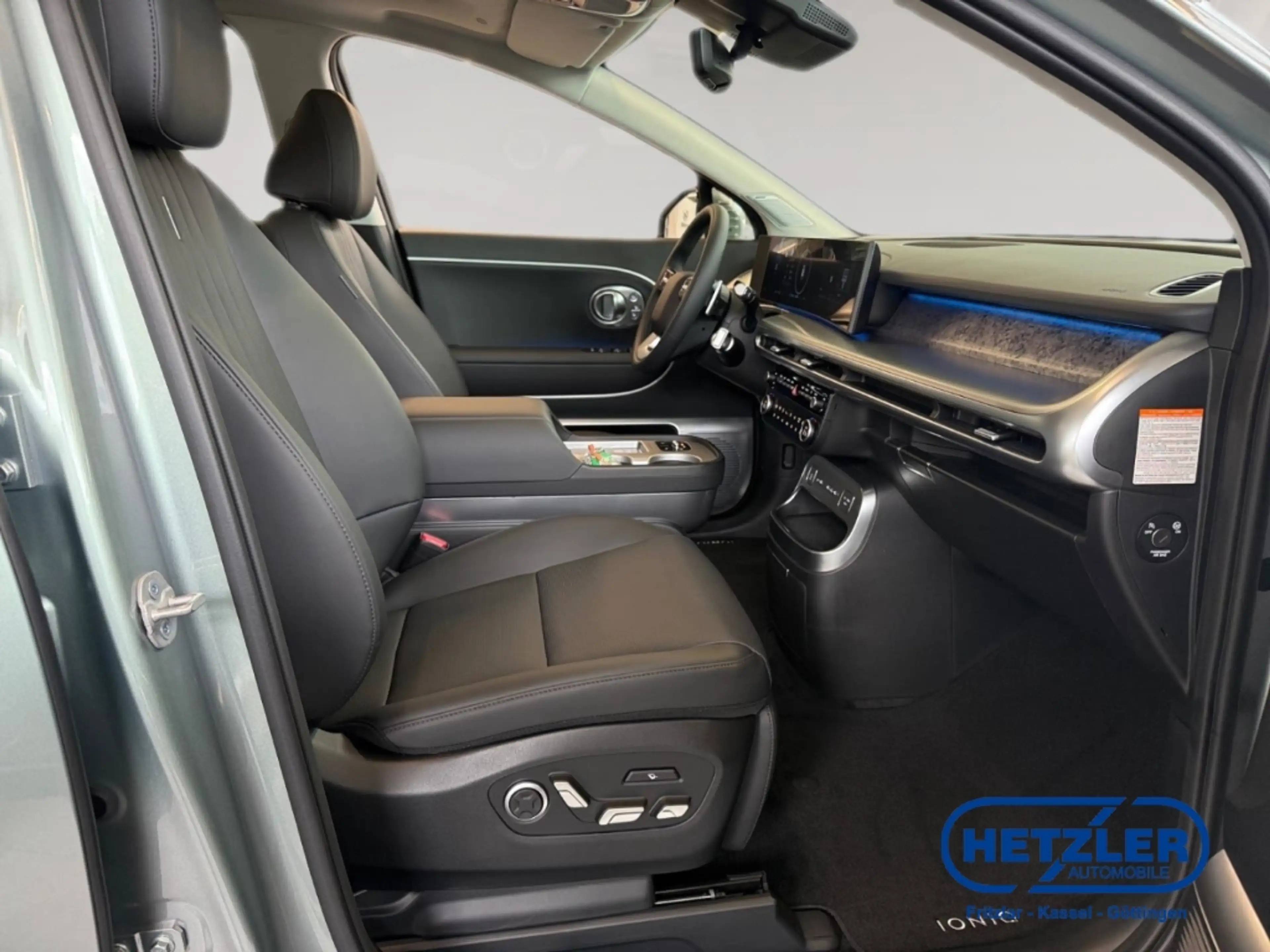 Hyundai IONIQ 9 226 kW 110 kWh 4WD Uniq HUD Niveau El. Panodach Na — photo 14