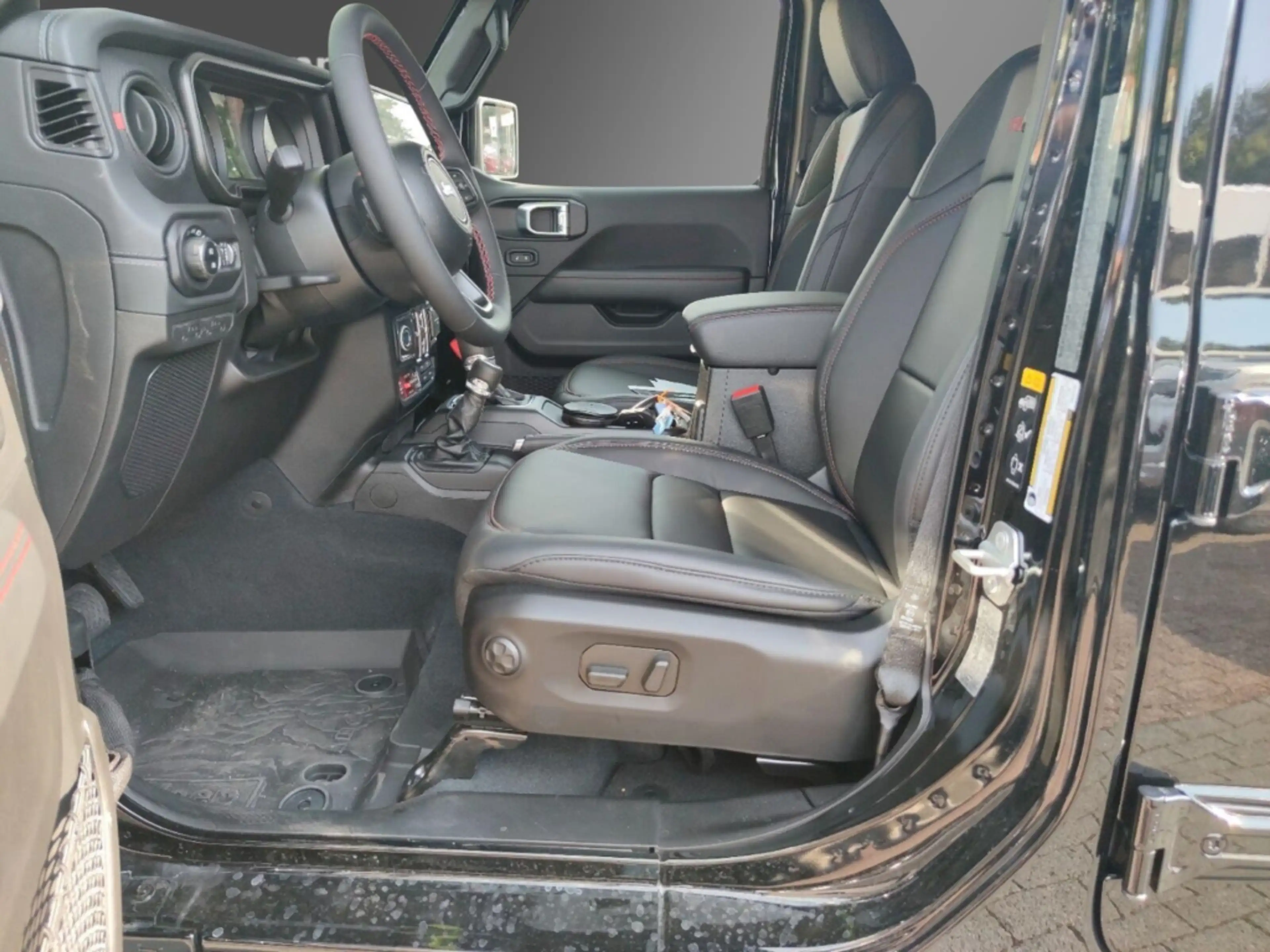 Jeep Wrangler Unlimited Rubicon 2.0T-GDI SkyOneTouch- EU6d MY25 — photo 6