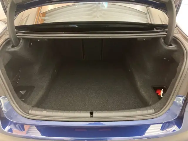 BMW M550 i xDrive Limousine G30 N63 Ansicht 10