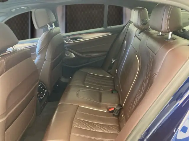 BMW M550 i xDrive Limousine G30 N63 Ansicht 9