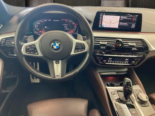 BMW M550 i xDrive Limousine G30 N63 Ansicht 7