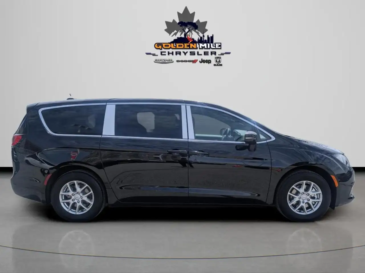Chrysler Grand Caravan снимка Chrysler Grand Caravan