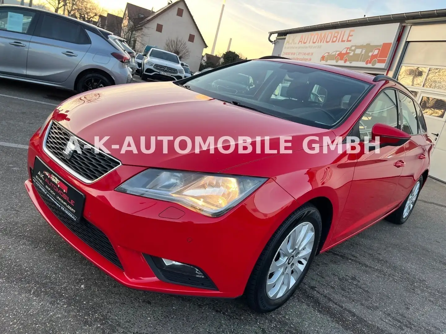 SEAT Leon ST Style*TEMPO*SHZ*NAVI* Rot - 1