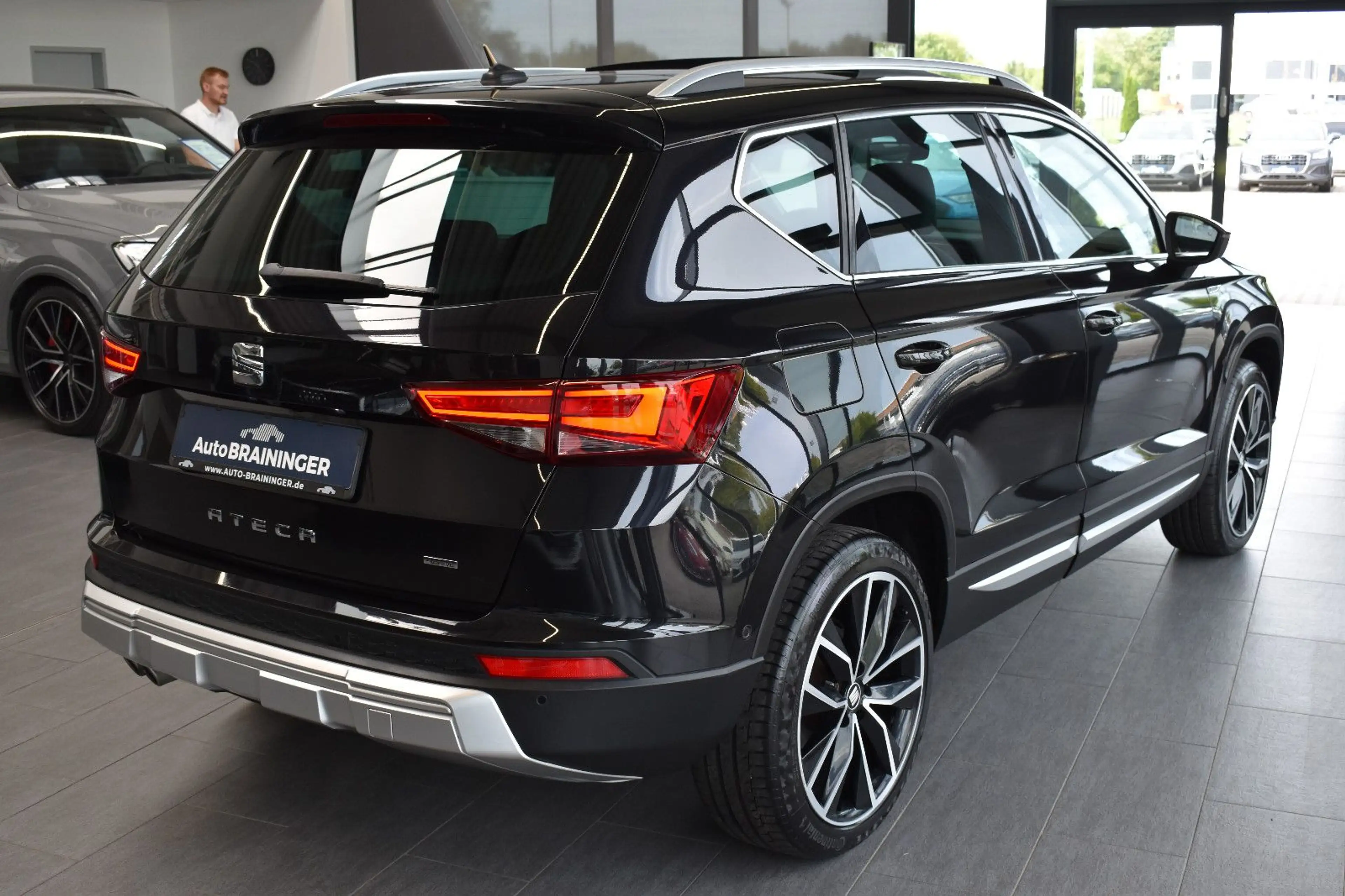 SEAT Ateca 2.0TDI Xcellence 4Drive Aut. FR LED~Pano — photo 2