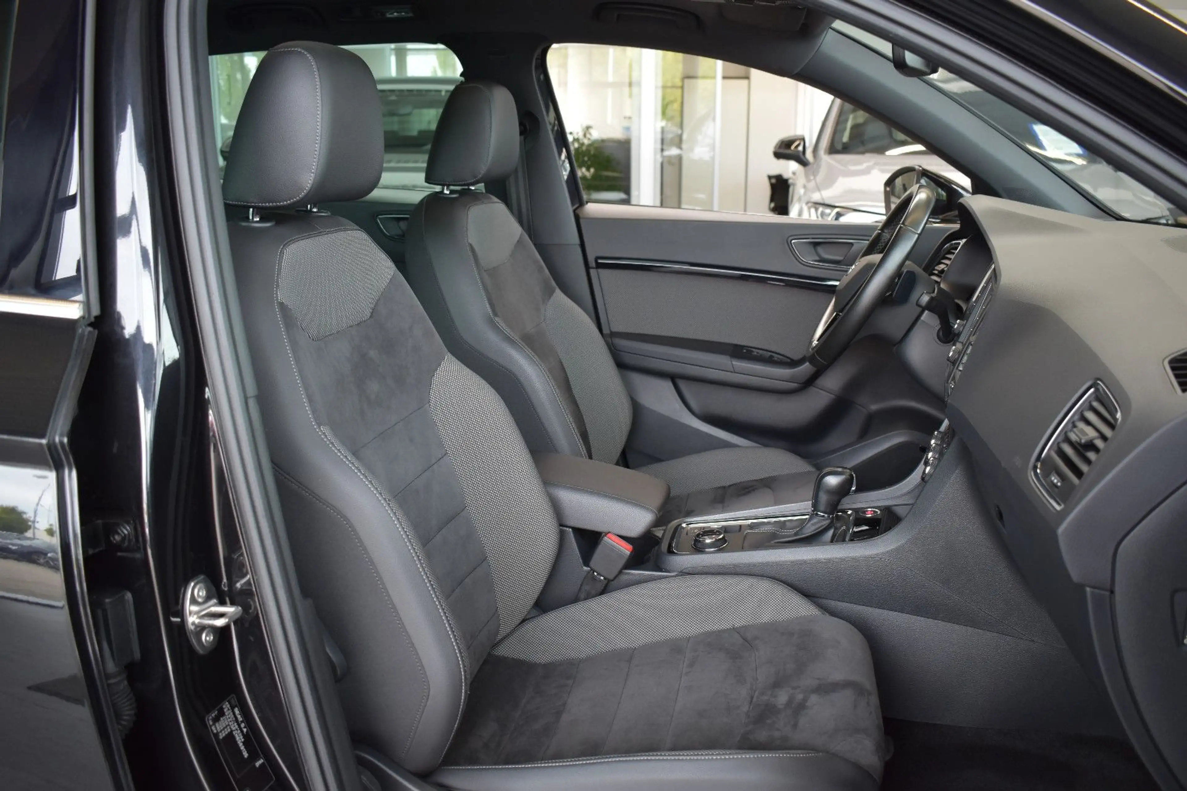 SEAT Ateca 2.0TDI Xcellence 4Drive Aut. FR LED~Pano — photo 9