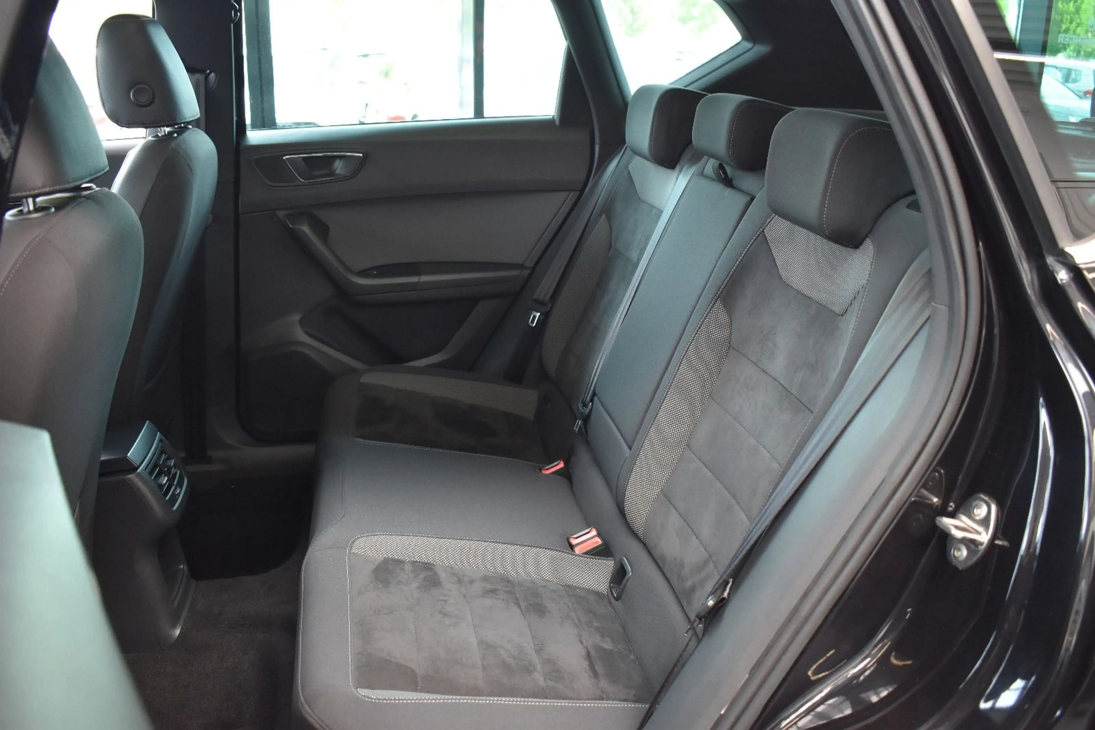 SEAT Ateca 2.0TDI Xcellence 4Drive Aut. FR LED~Pano — photo 11
