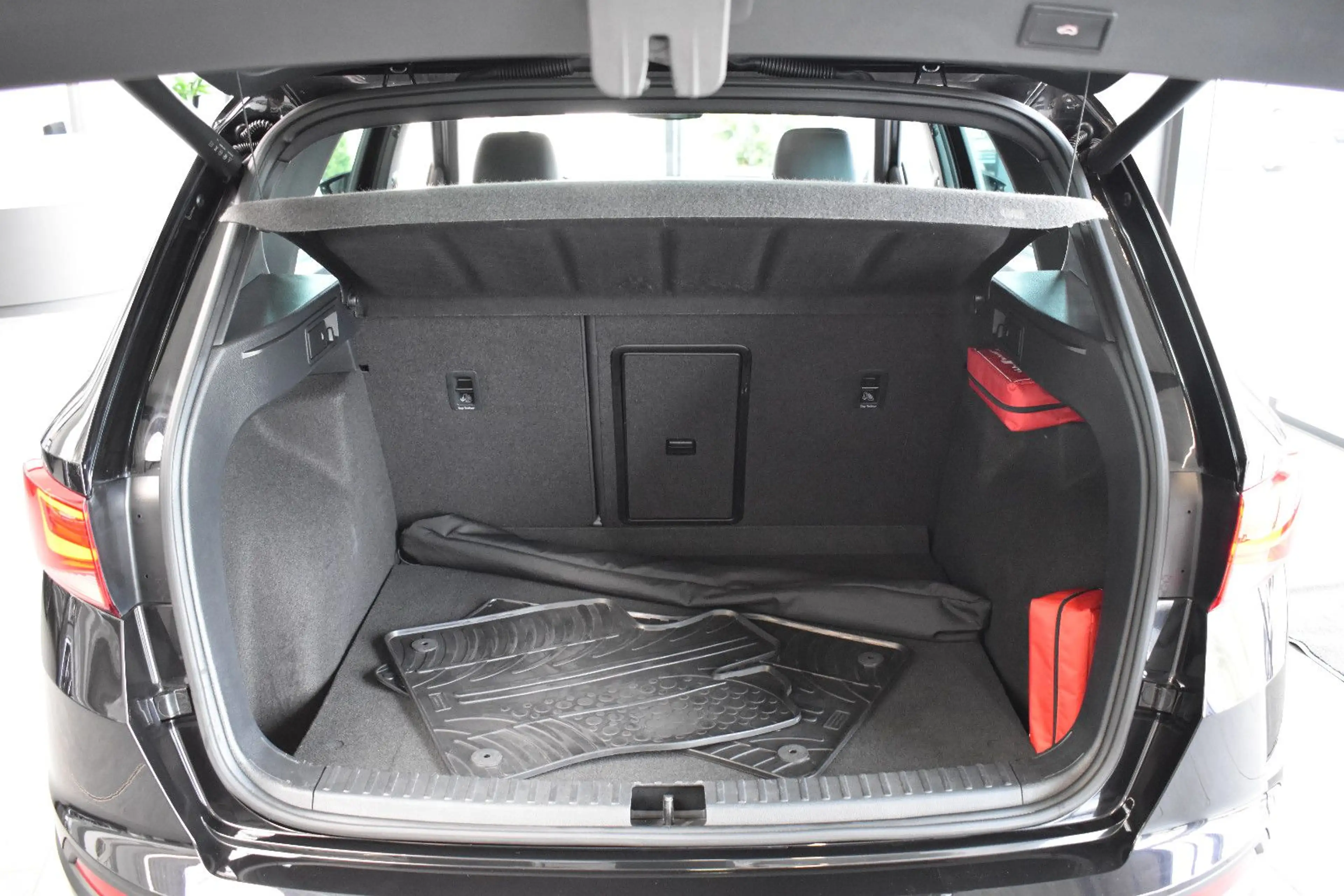 SEAT Ateca 2.0TDI Xcellence 4Drive Aut. FR LED~Pano — photo 12