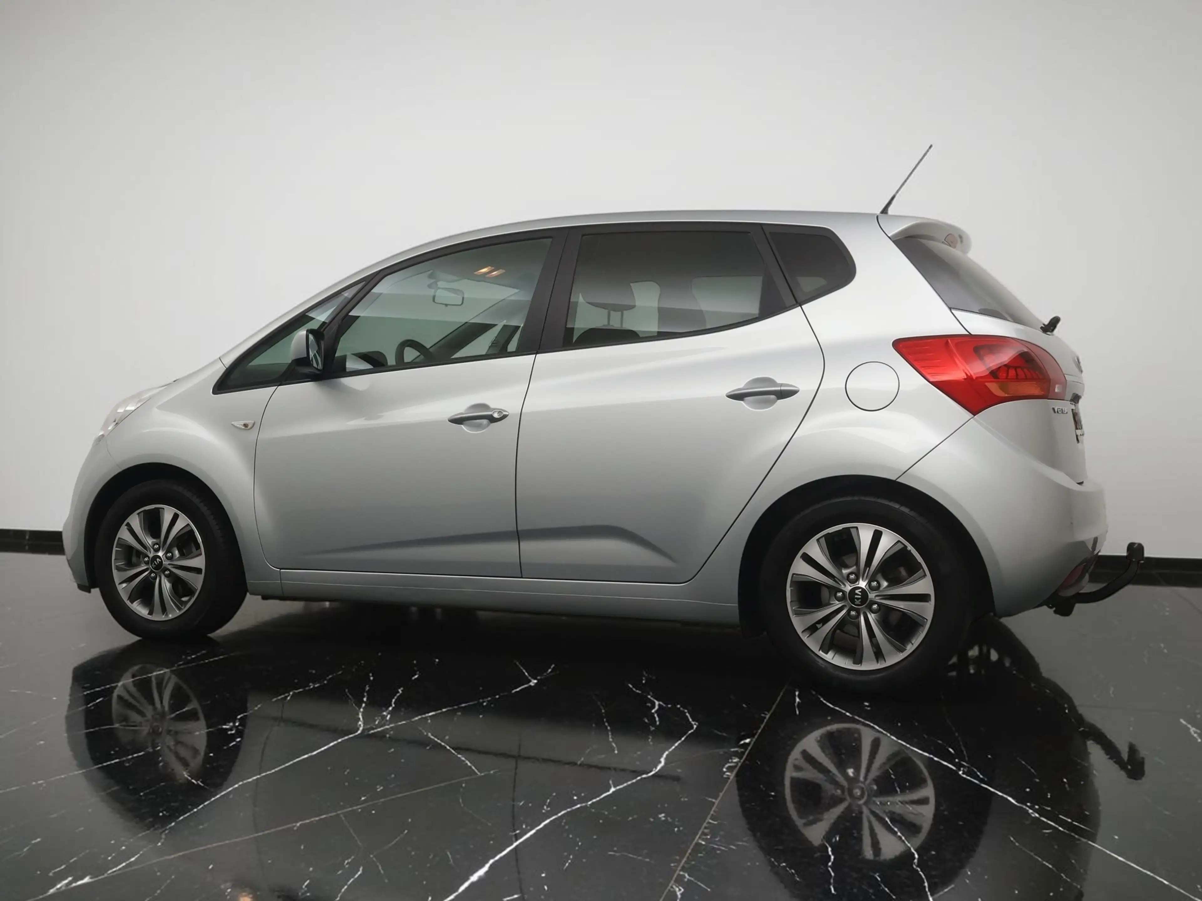 Kia Venga 1.6 CVVT DynamicPlusLine 126PK - Navigatie - Camer — photo 5