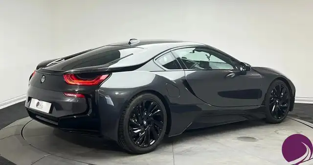 BMW I8 view 5