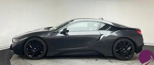 BMW I8 view 3