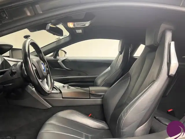 BMW I8 view 7