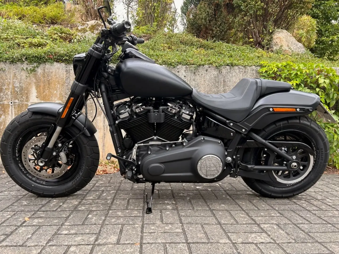 Harley-Davidson Fat Bob 114 FXFBS + Jekill&Hyde crna - 2