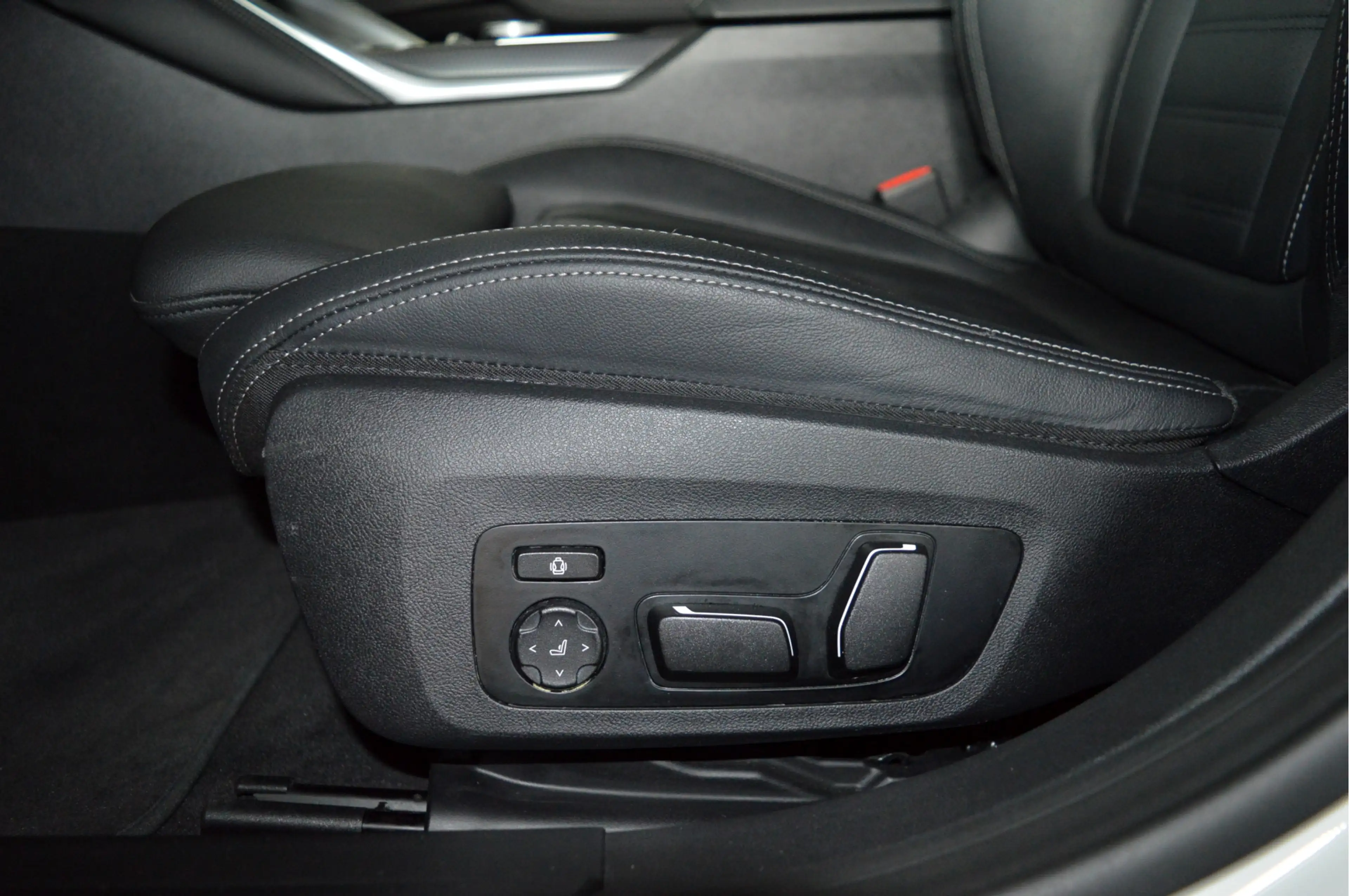 BMW i4 M50 xDrive M-Sport Pro | LCI (Facelift) Full Optio — photo 20