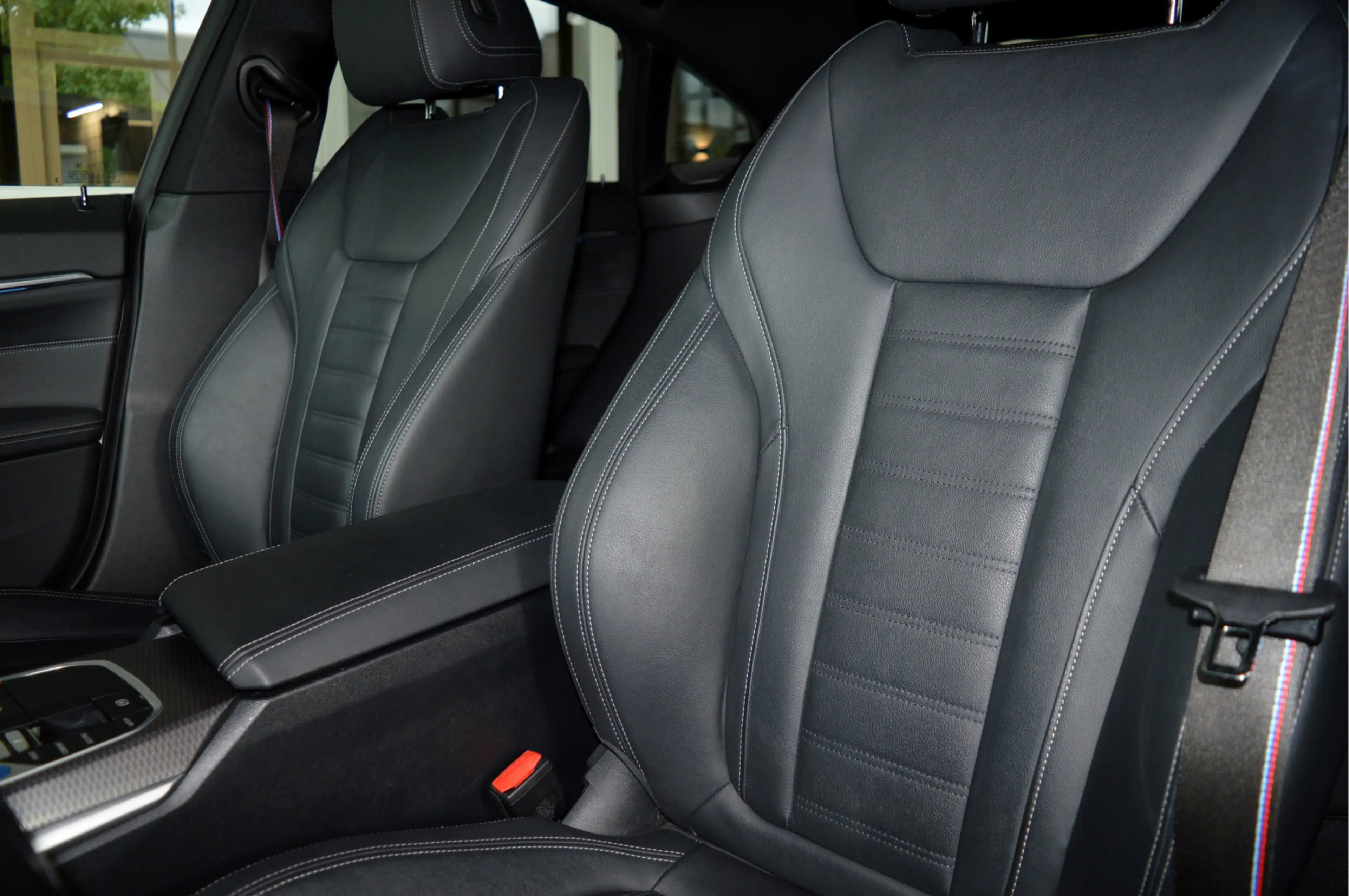 BMW i4 M50 xDrive M-Sport Pro | LCI (Facelift) Full Optio — photo 18