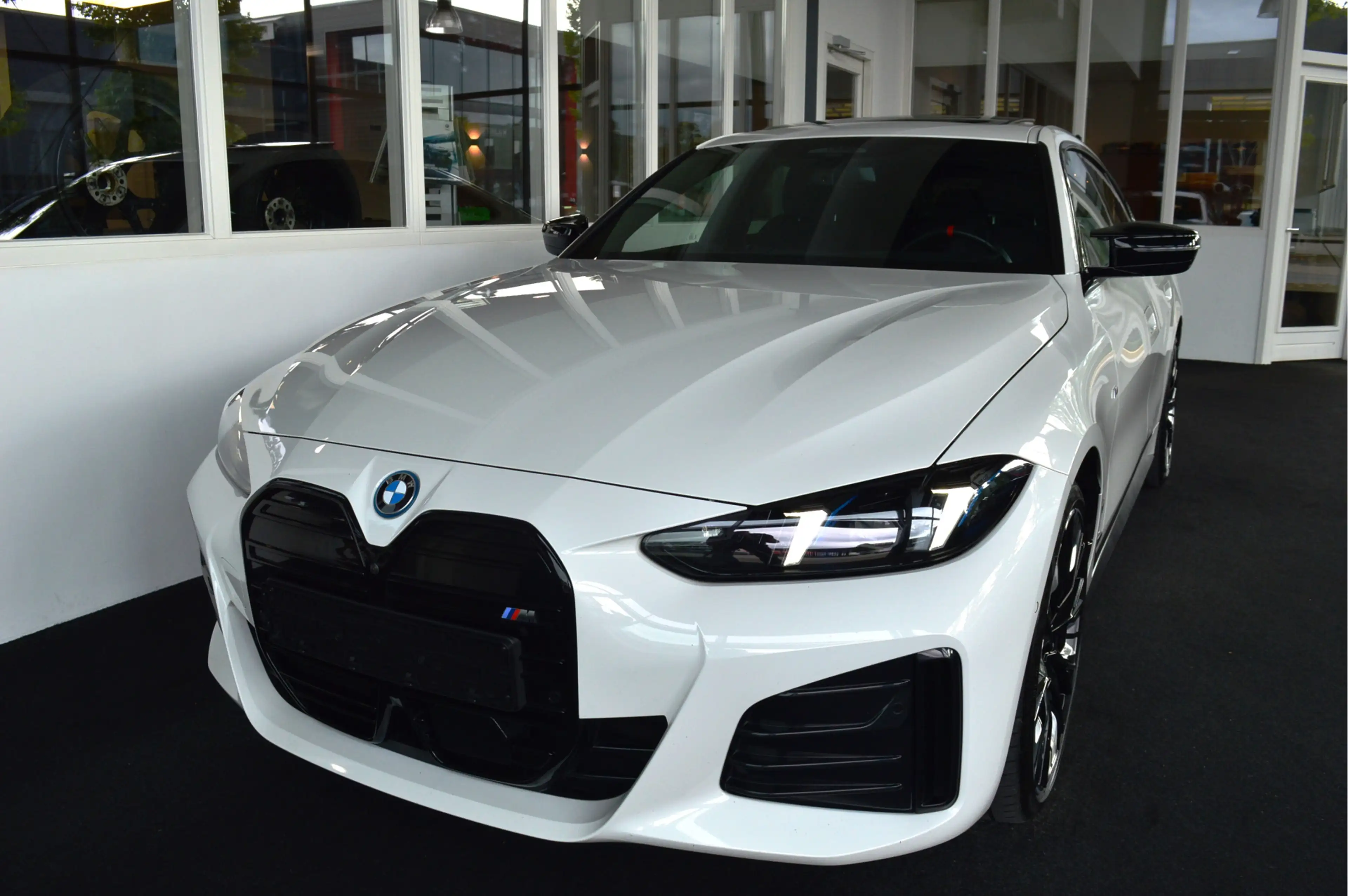 BMW i4 M50 xDrive M-Sport Pro | LCI (Facelift) Full Optio — photo 3
