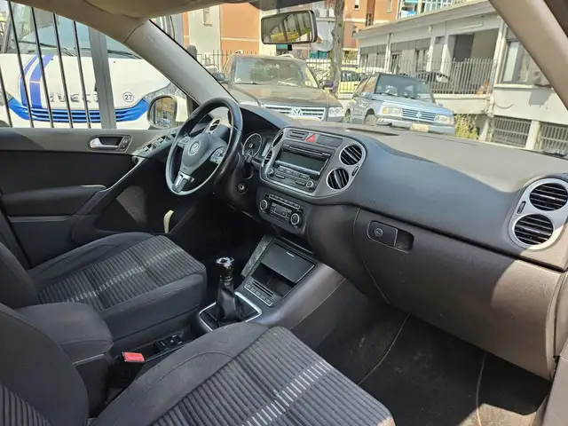 Volkswagen Tiguan view 11