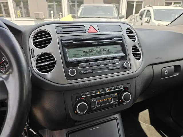 Volkswagen Tiguan view 14