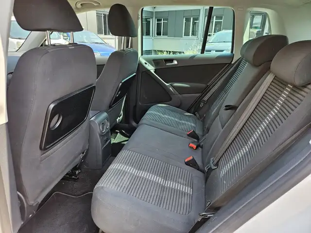 Volkswagen Tiguan view 9